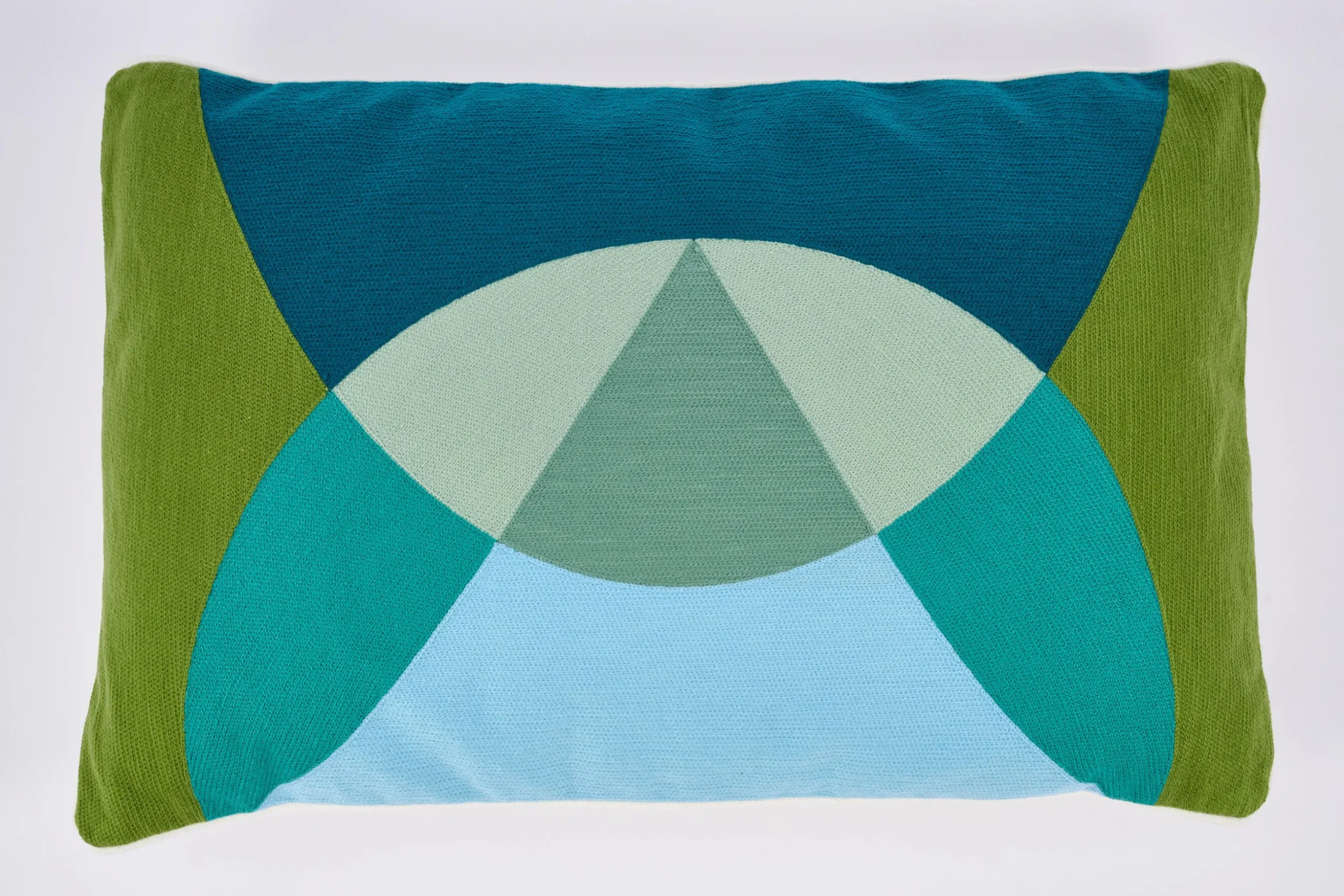 Athos, Cushion