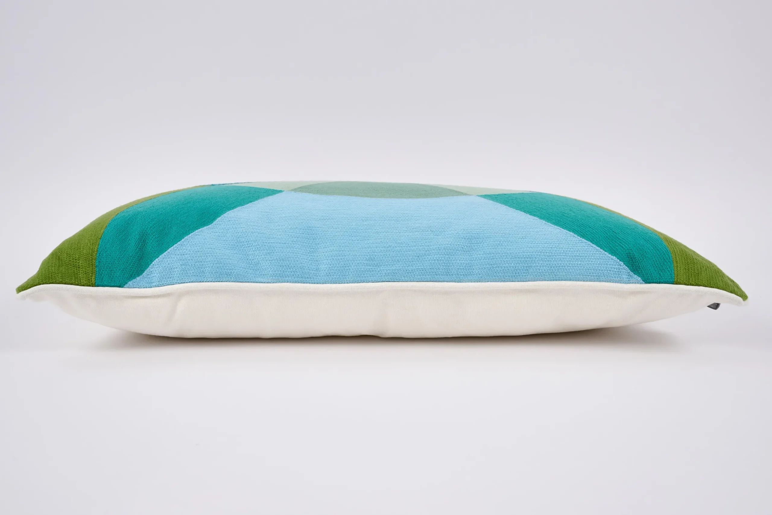 Athos, Cushion