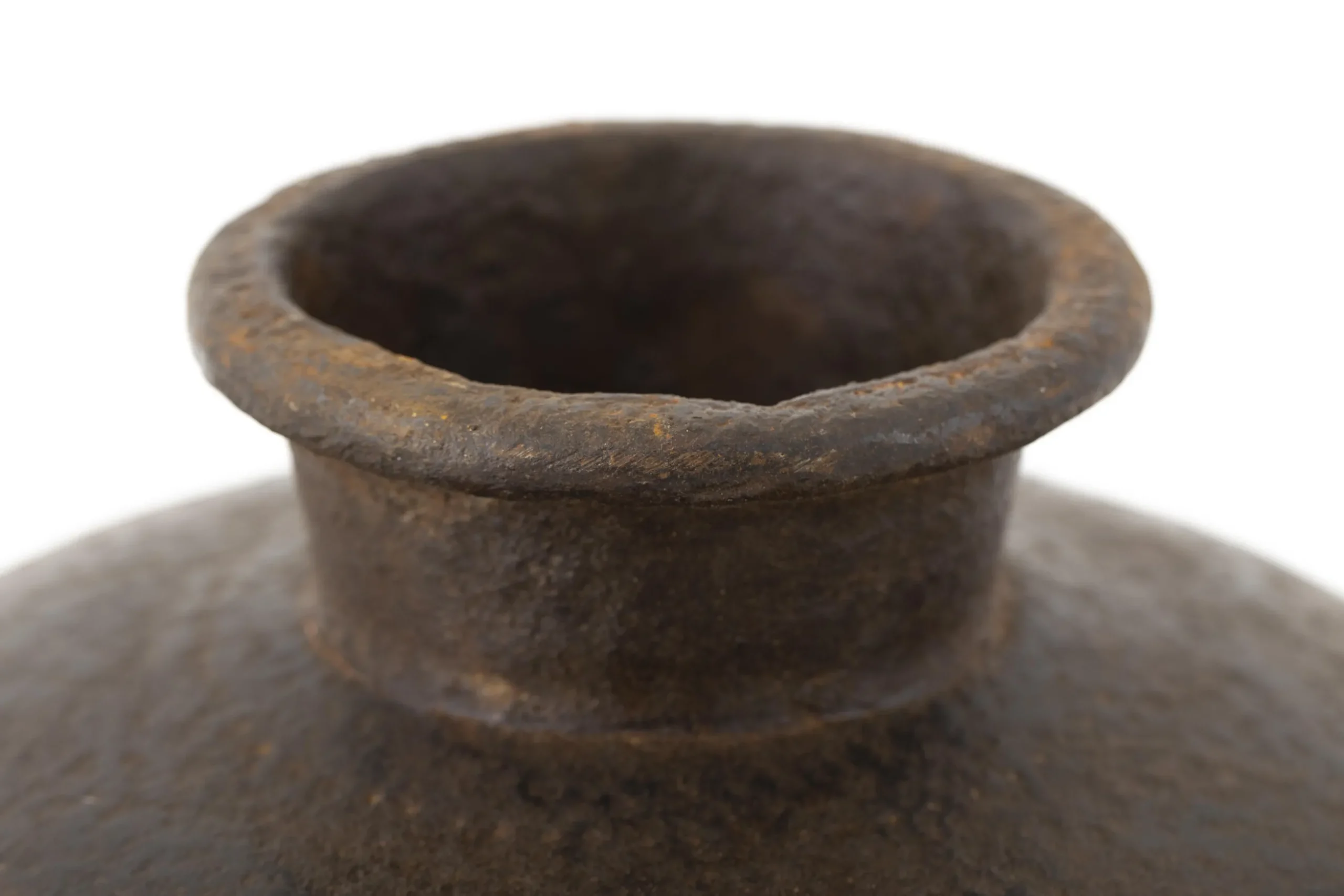 Ivot, Pot, Iron