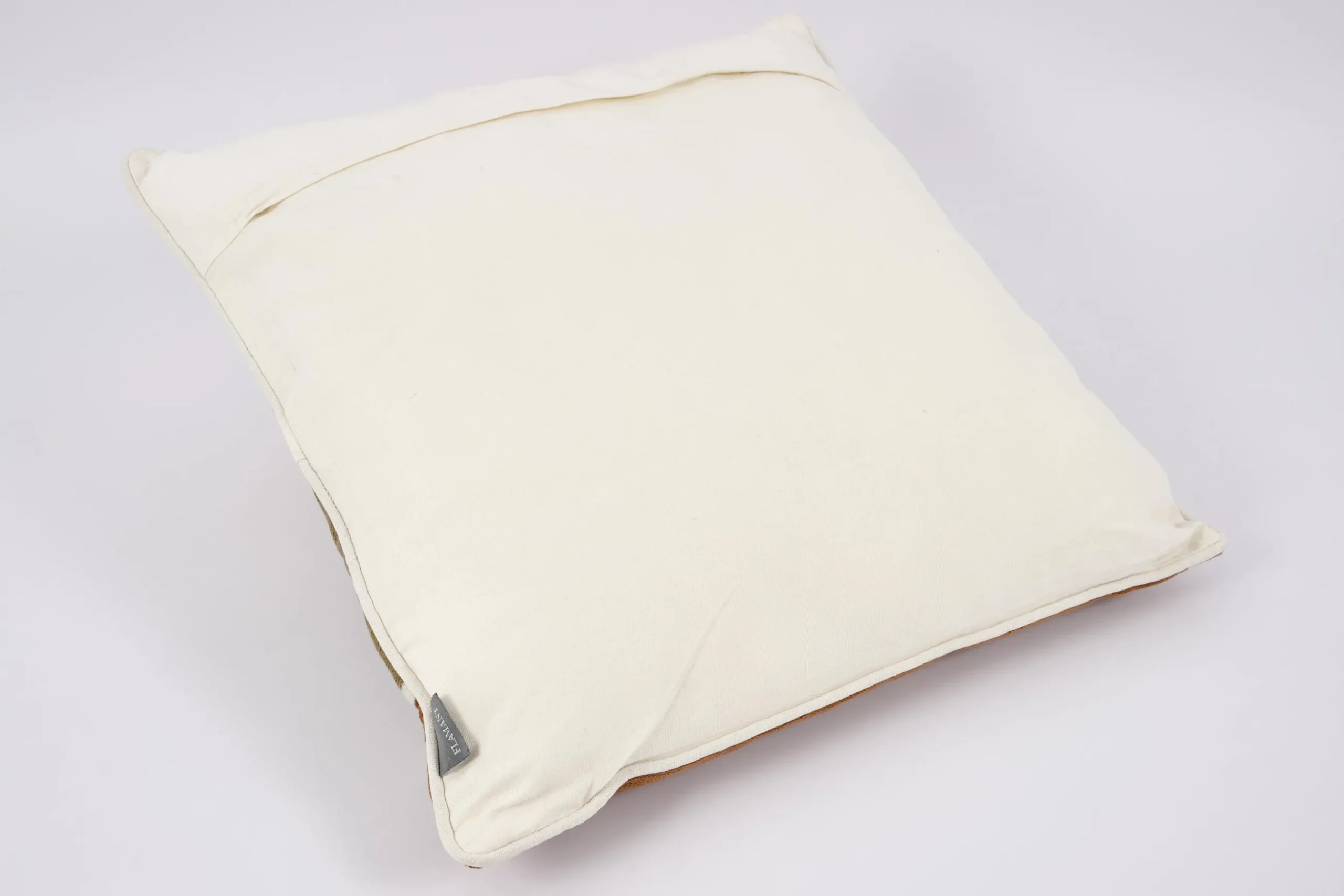 Kenan, Cushion