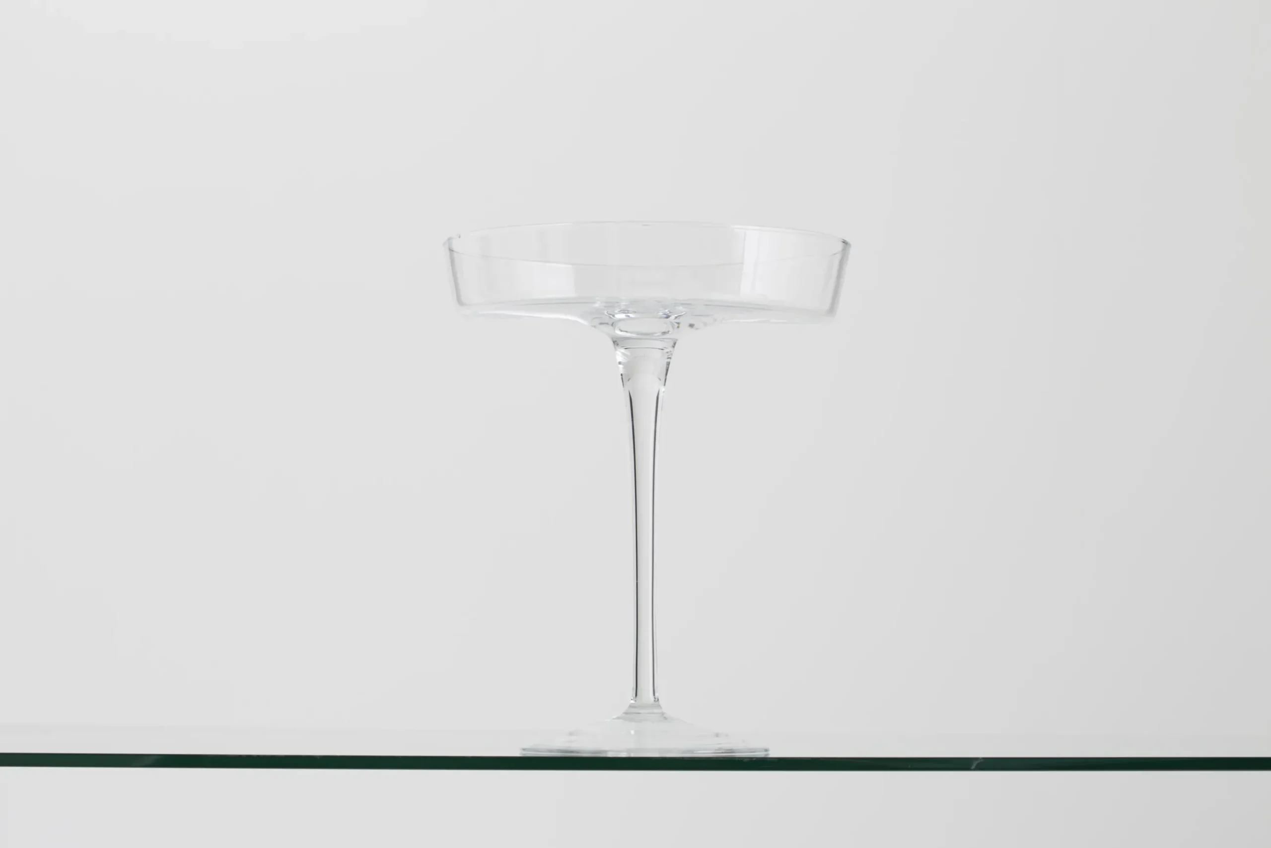 Kira, Dish, On Foot, Glass, L