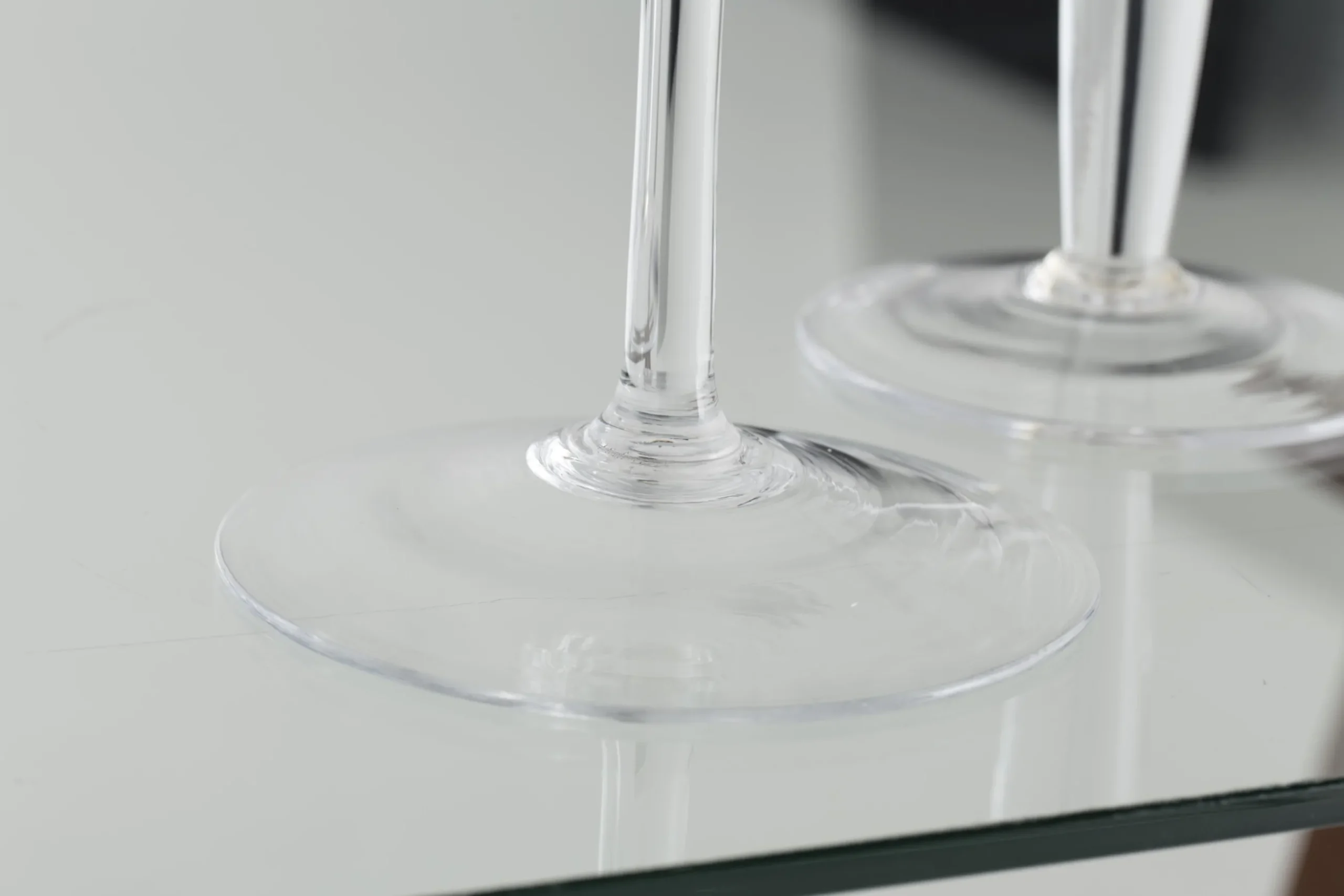 Kira, Dish, On Foot, Glass, L