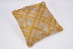 Levi, Cushion