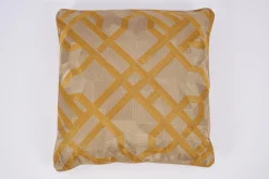 Levi, Cushion