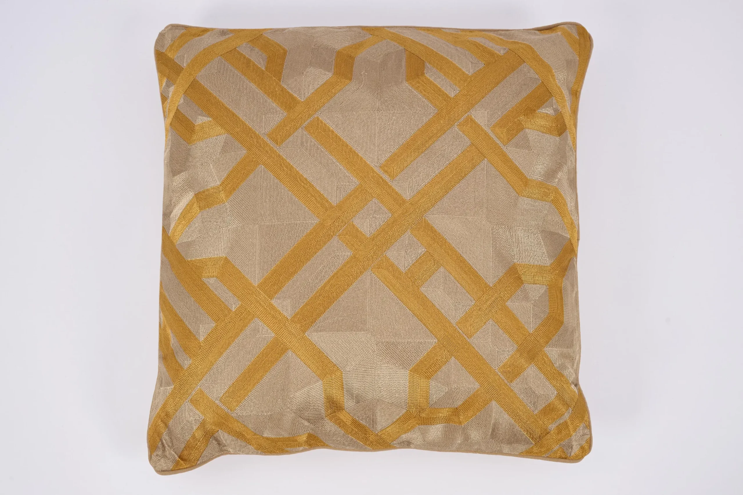 Levi, Cushion