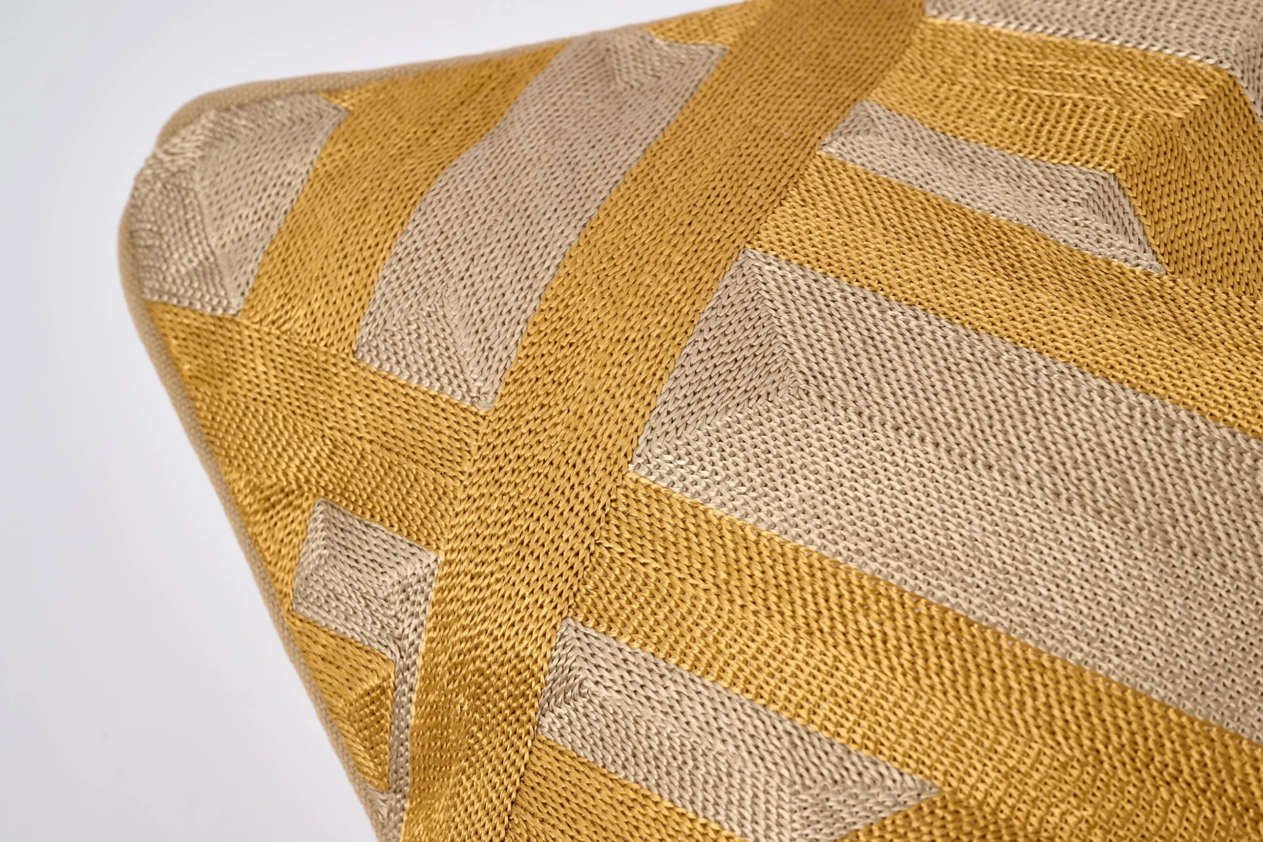 Levi, Cushion