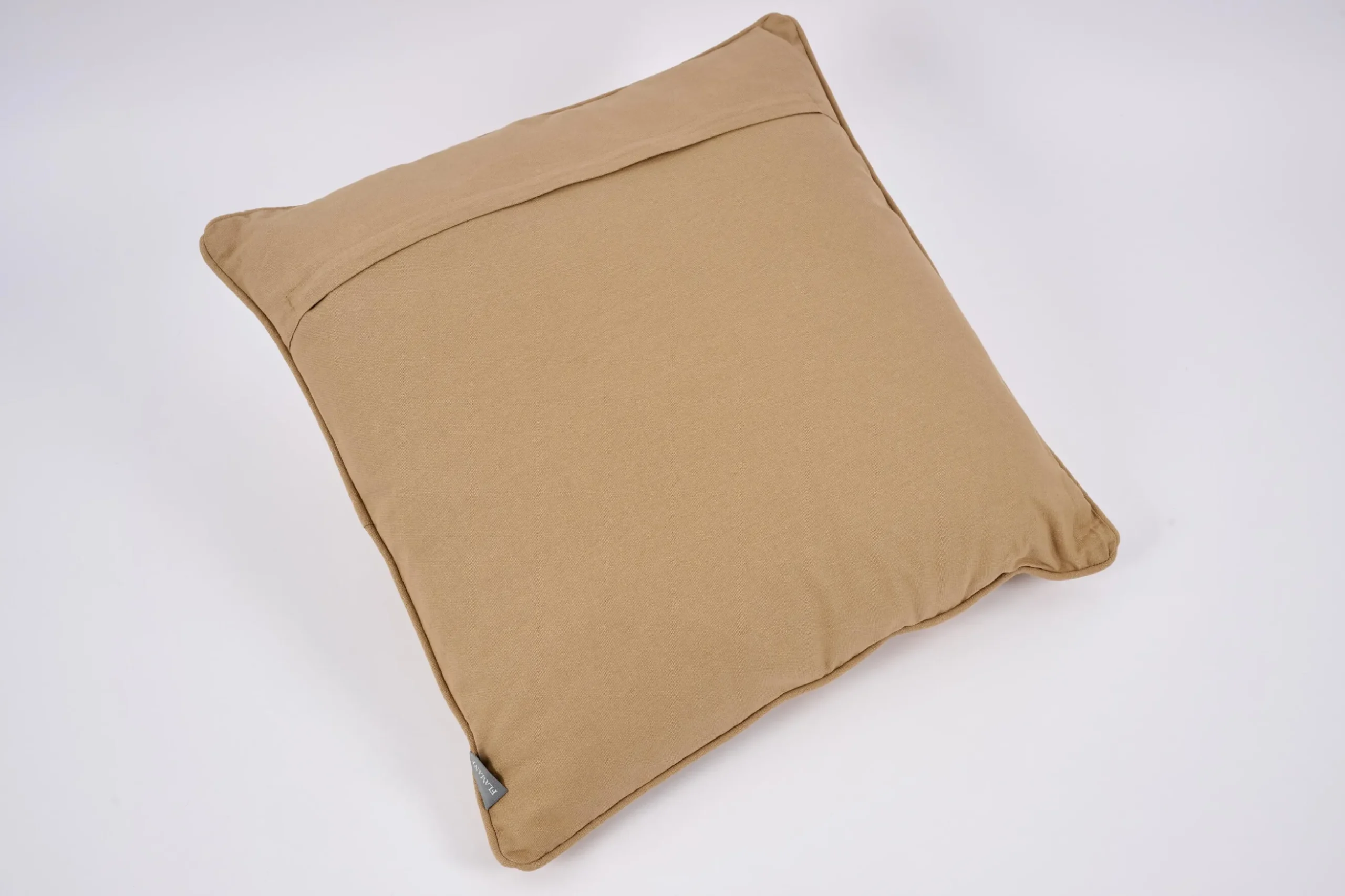 Levi, Cushion