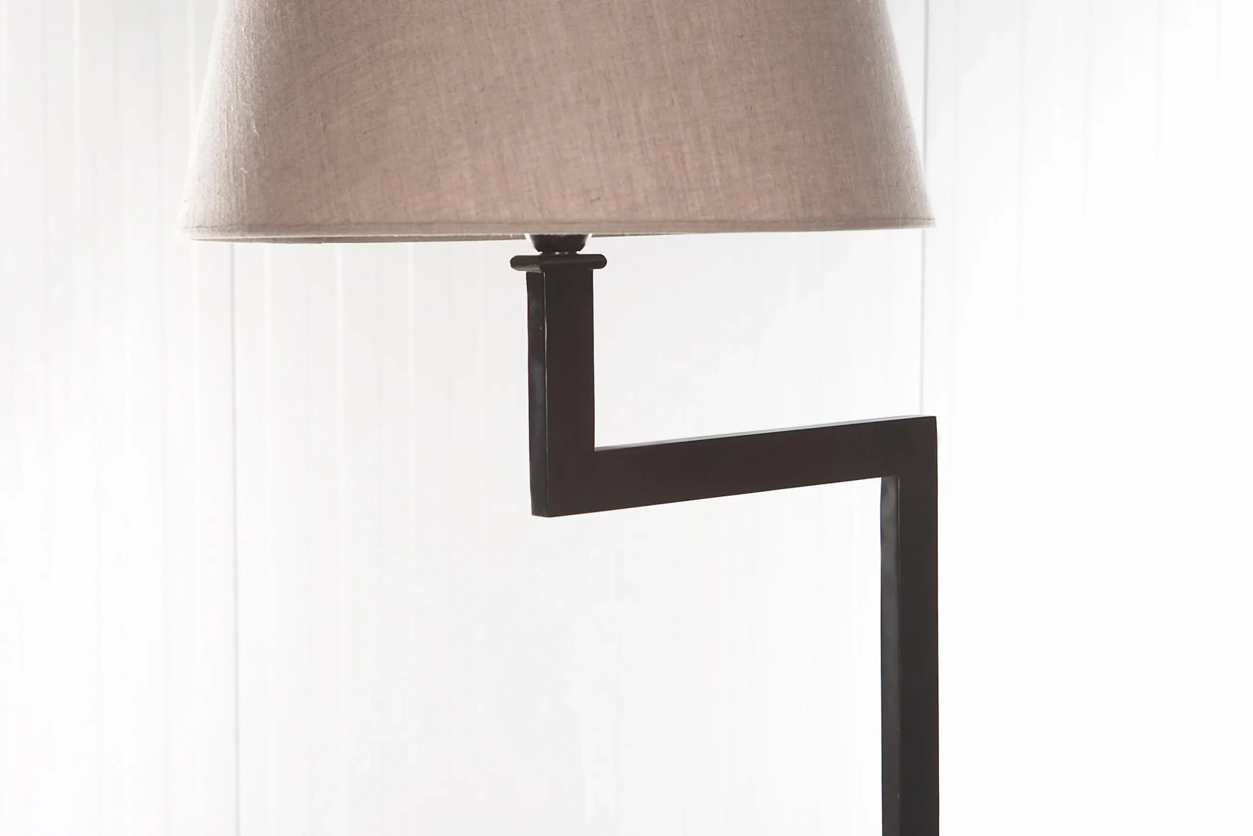 Martha, Floor Lamp, Brown/Black, Brass