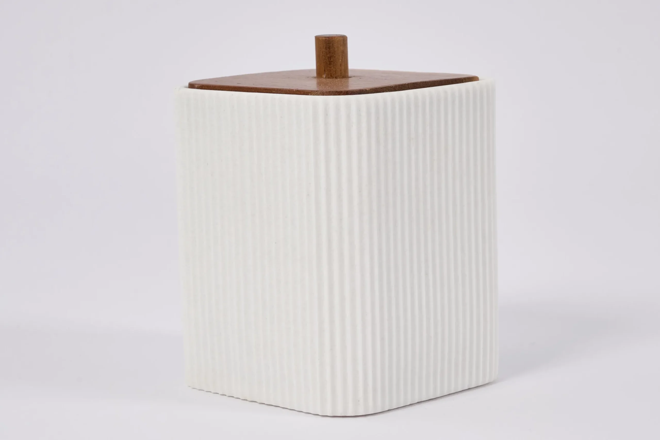 Muriel, Box, White
