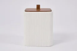 Muriel, Box, White