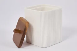 Muriel, Box, White