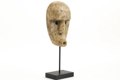 Olina, Mask, On Foot