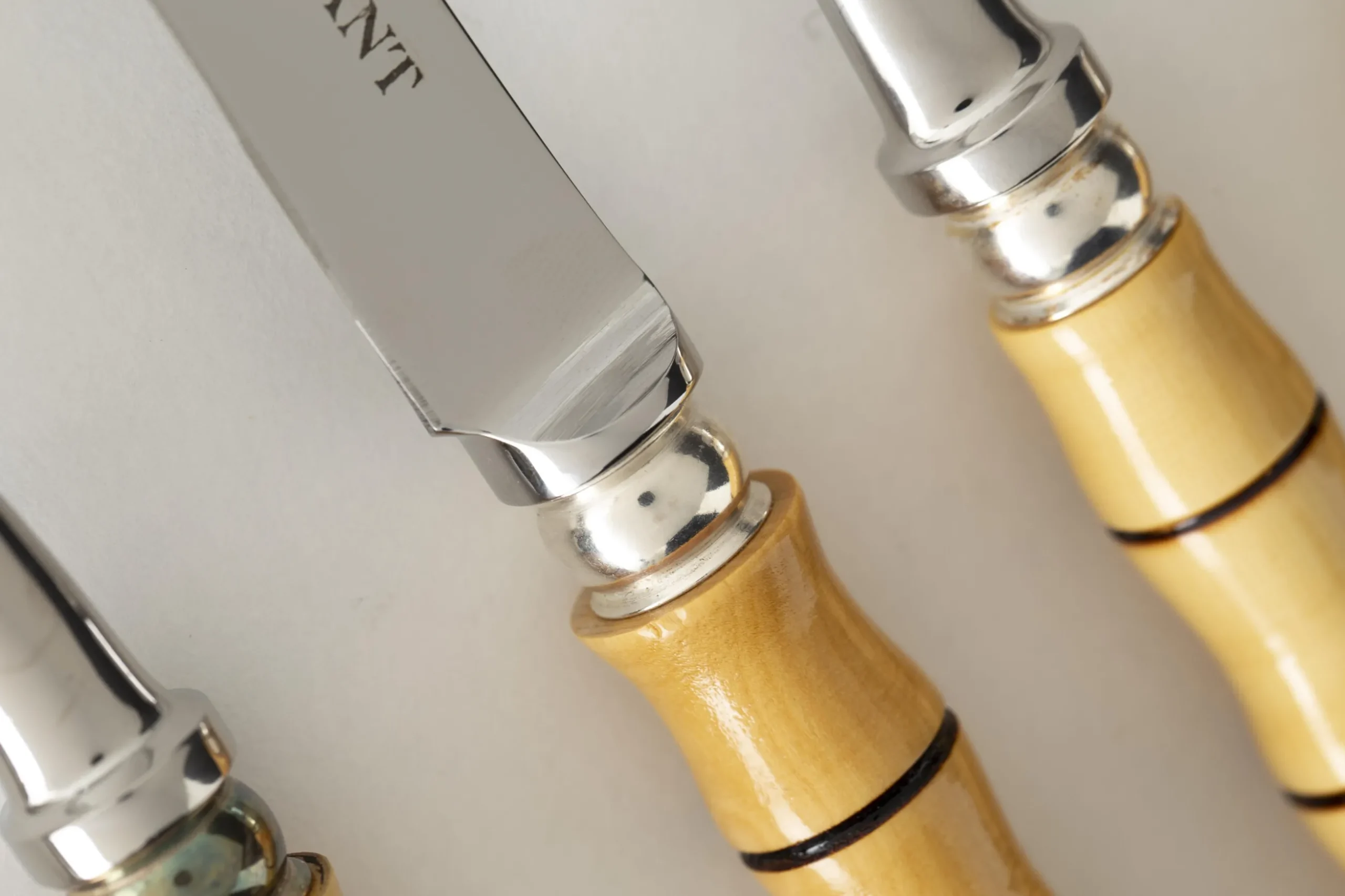Olsaka, Fish Knife