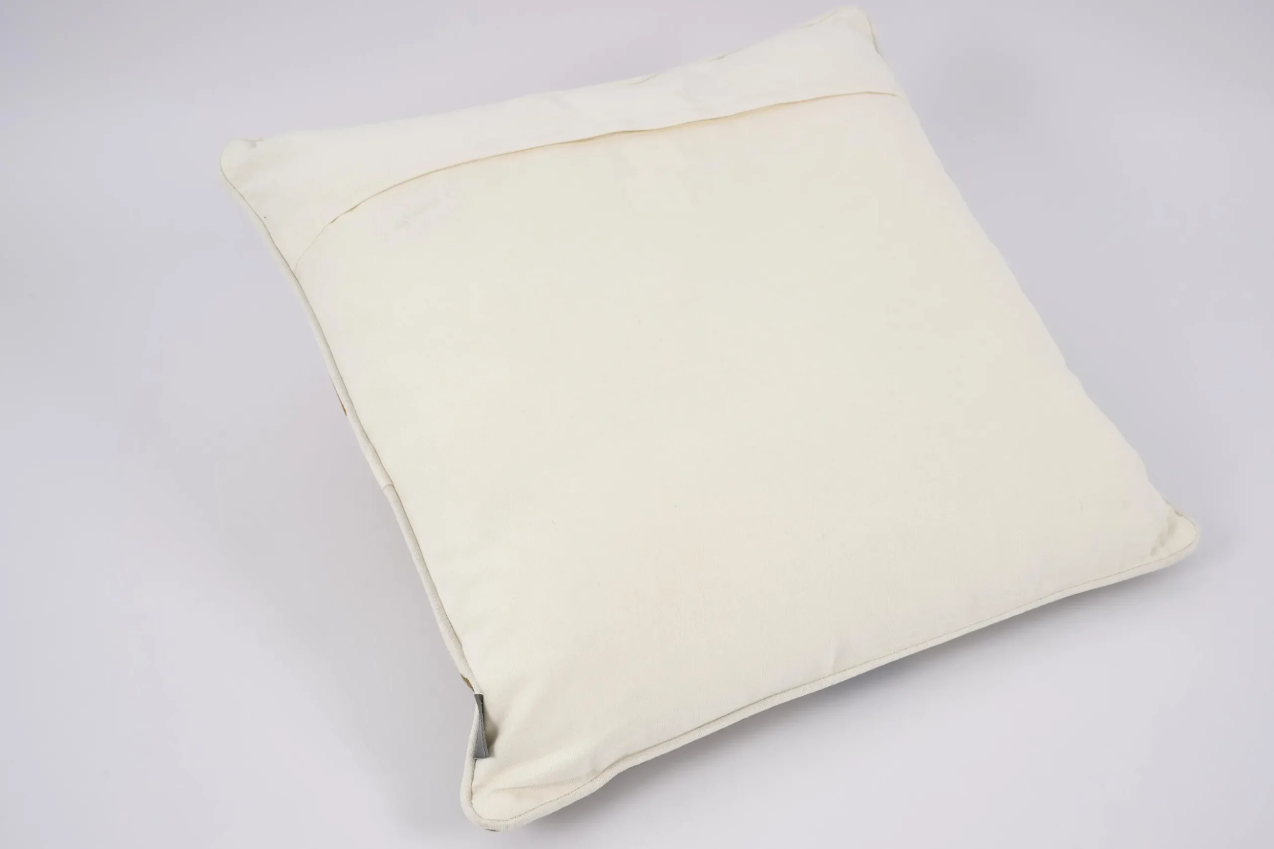 Solomon, Cushion