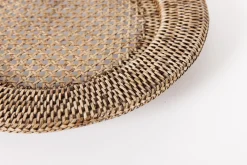 Togo, Underplate, Reed